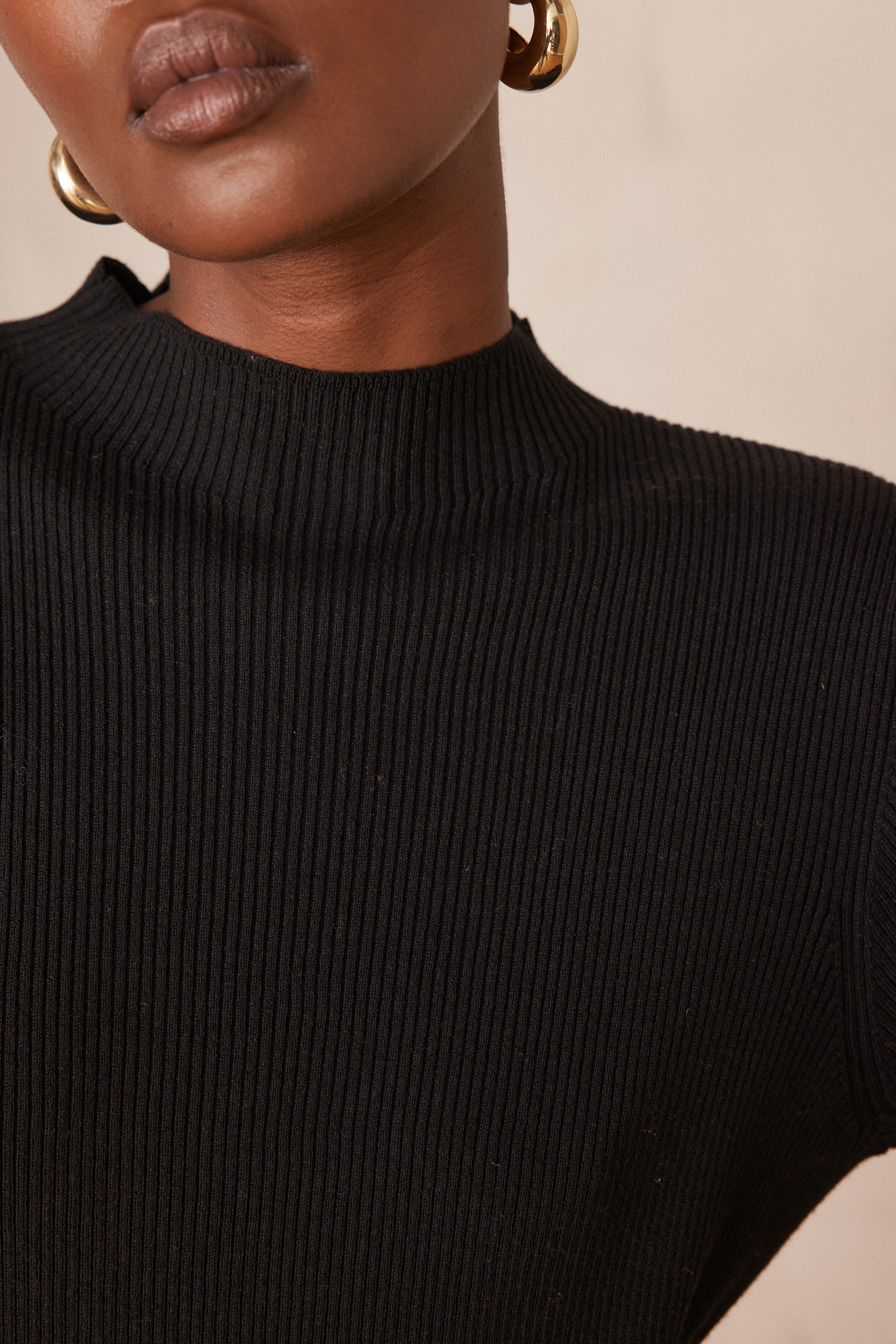 Kleid MARTIKA aus plissiertem Strick Damen SCHWARZ Maison 123